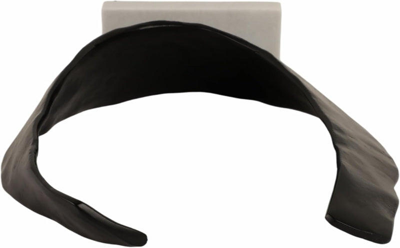 18" BLACK/WHITE CURVED HORSESHOE ON MARBLE BASE